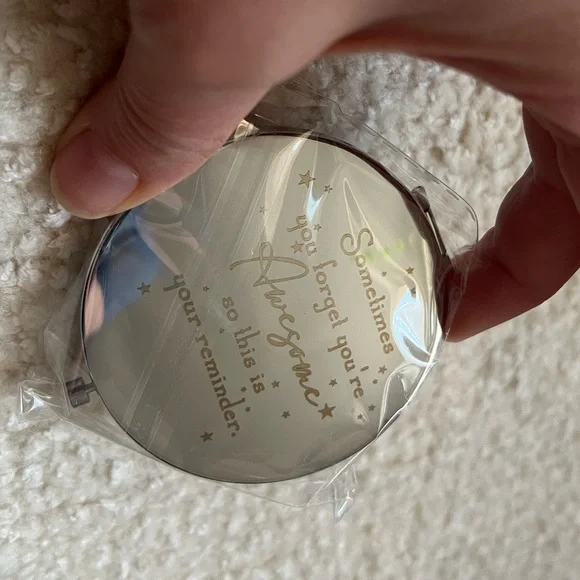 NEW Elegant Inspirational Compact Mirror with Rhinestones - Picture 6 of 8